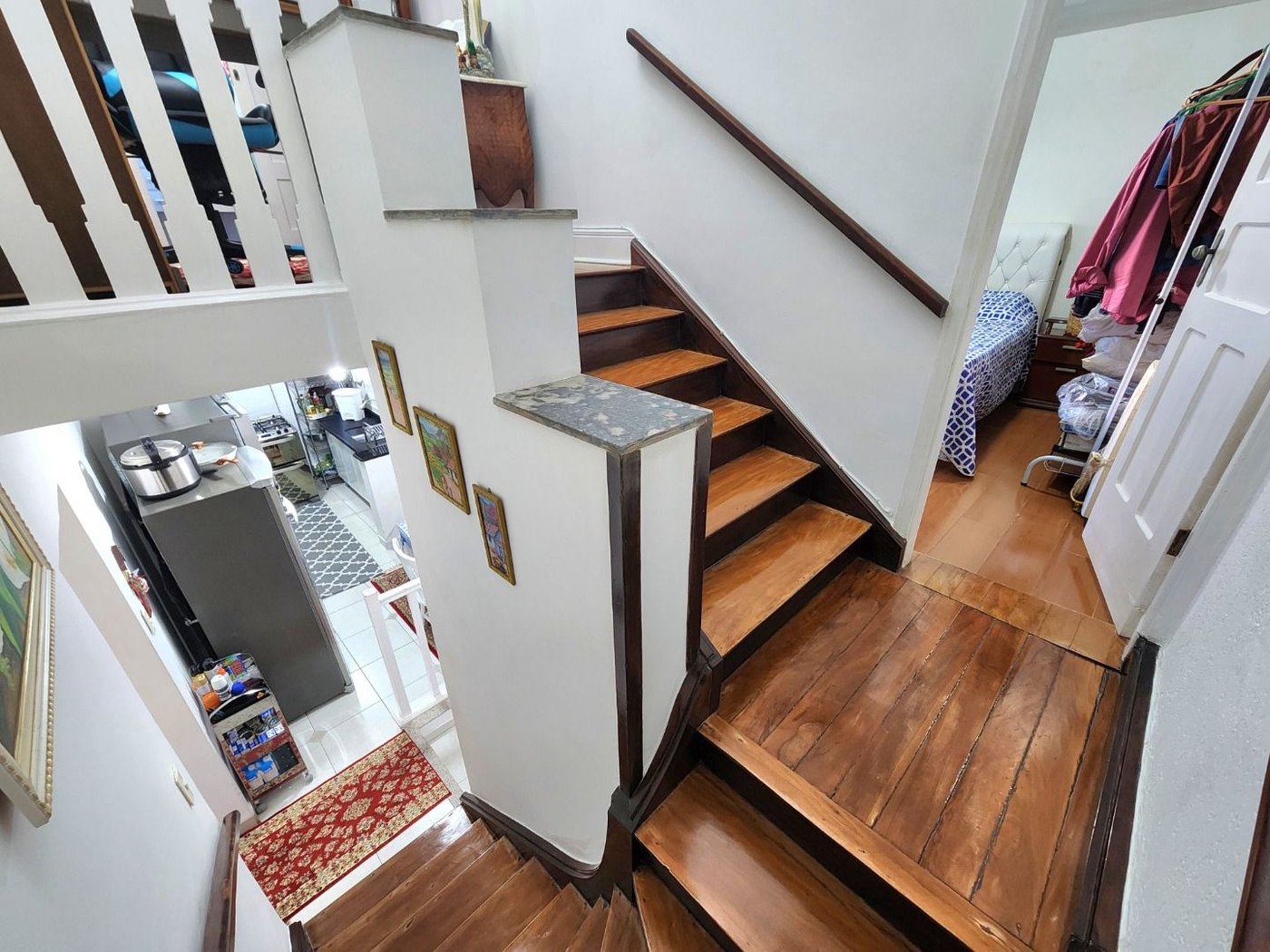 Casa próximo da praia com 3 dormitórios à venda, 128 m² por R$ 1.300.000 - Pompéia - Santos/SP