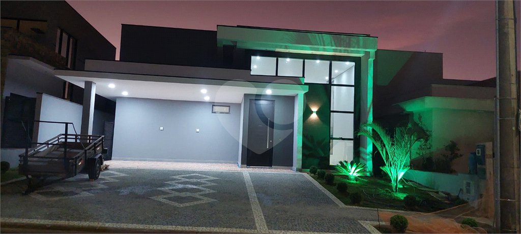 Casa à venda com 3 suítes no condomínio Residencial Terras do Cancioneiro, Paulínia - SP