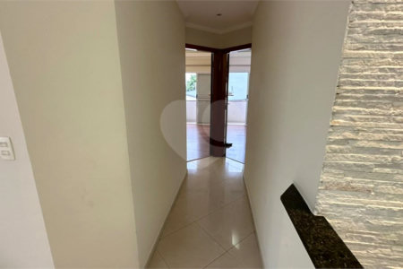Casa à venda com 4 quartos, sendo 3 suítes, em Vila Galvão, Guarulhos, SP