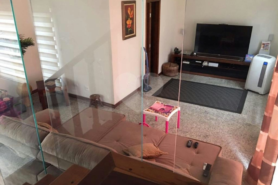 Sobrado à venda com 3 quartos, sendo 1 suíte, em Jardim Virginia Bianca, São Paulo, SP