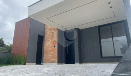 Casa à venda com 3 suítes no condomínio Jardim Residencial Helena Maria, Sorocaba - SP