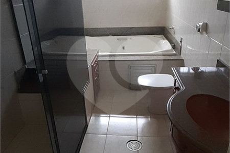 Casa à venda com 5 quartos, sendo 1 suíte, no Centro, Bom Jesus dos Perdões, SP