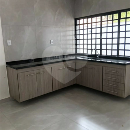 Sobrado para alugar com 2 quartos, sendo 1 suíte, no Centro, São Roque, SP
