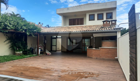 Sobrado à venda com 4 suítes em Tremembé, São Paulo, SP