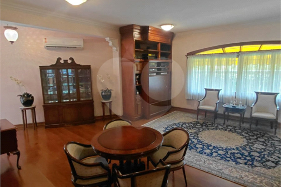 Casa à venda com 4 suítes no condomínio Ville Bourghese, São Paulo - SP
