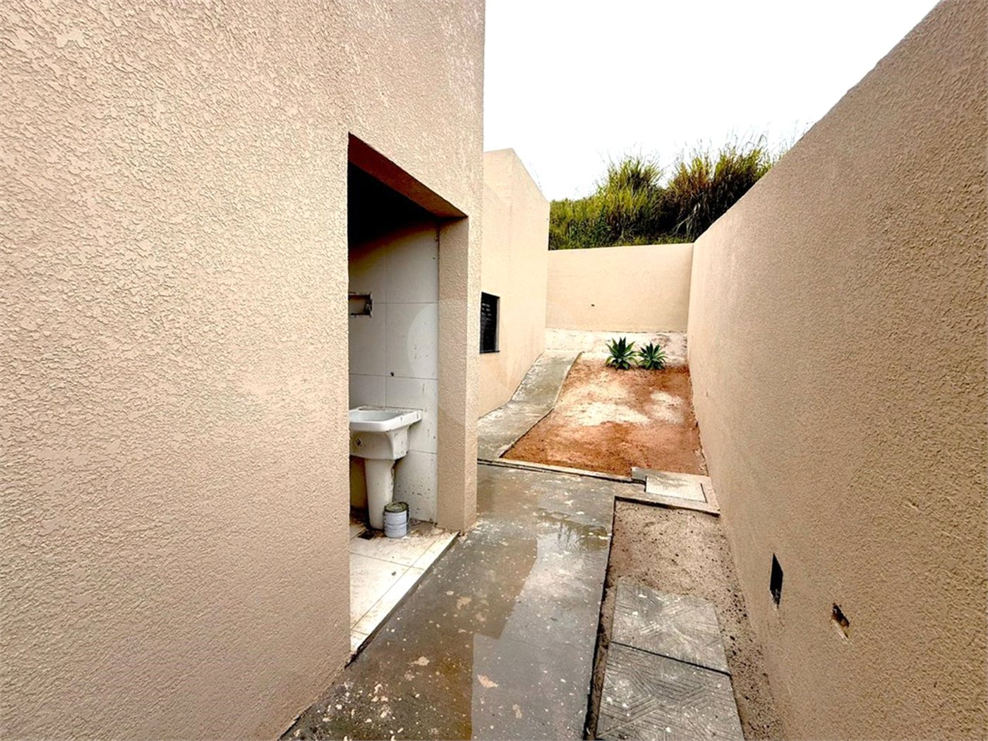 Casa à venda com 3 quartos, sendo 1 suíte,  em Loteamento Vale das Flores, Atibaia, SP