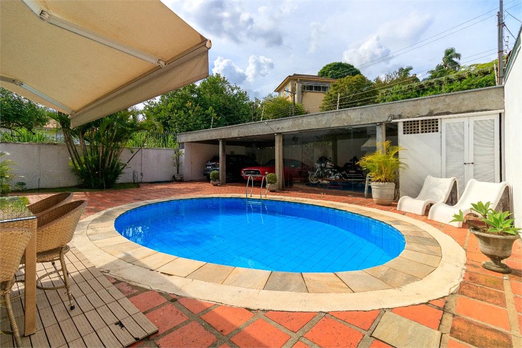 Casa à venda com 4 quartos, sendo 3 suítes, em Jardim Panorama, São Paulo, SP