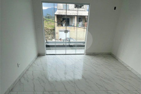 Duplex à venda com 2 suítes em Santíssimo, Rio de Janeiro, RJ