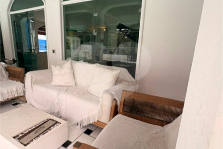 Casa Térrea à venda com 4 suítes em Anchieta, São Bernardo do Campo, SP
