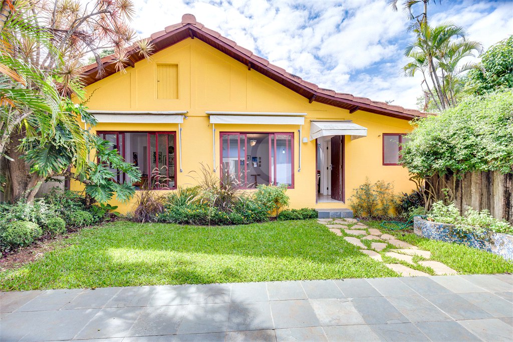 Casa à venda com 2 suítes em Alto da Boa Vista, São Paulo, SP