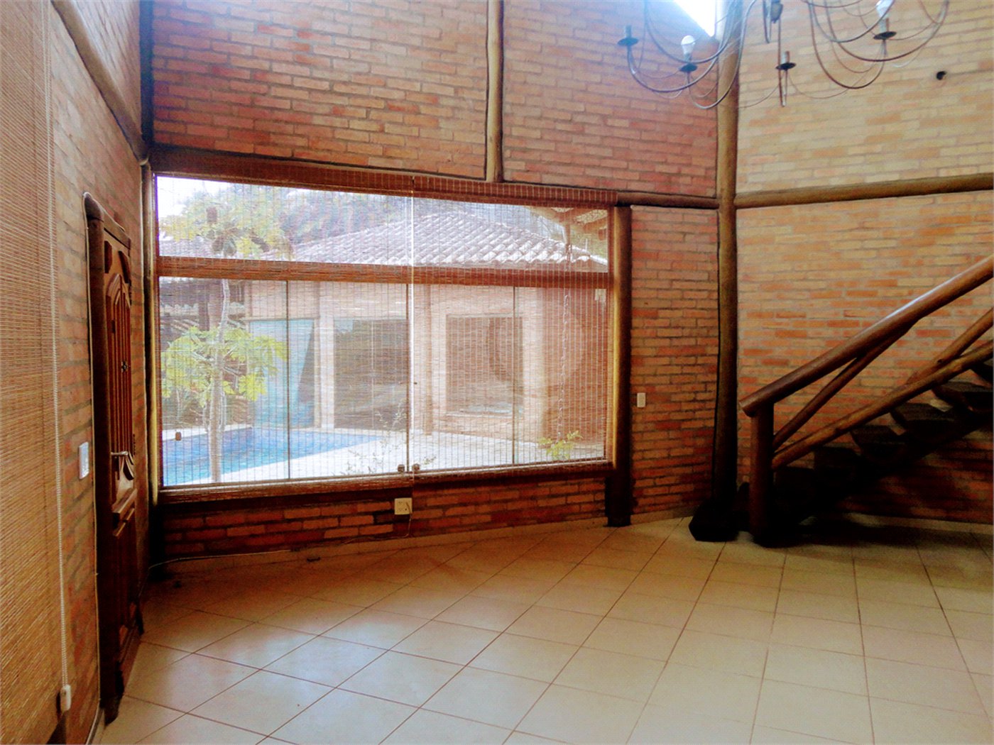 Casa à venda com 4 suítes no condomínio Estância Marambaia, Vinhedo - SP