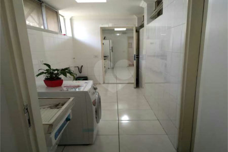 Apartamento à venda com 3 quartos, sendo 1 suíte, em Pinheiros, São Paulo, SP