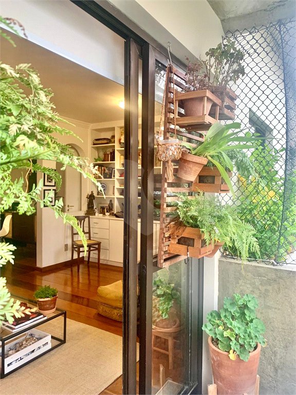 Apartamento à venda com 2 quartos, sendo 1 suíte,  em Real Parque, São Paulo, SP
