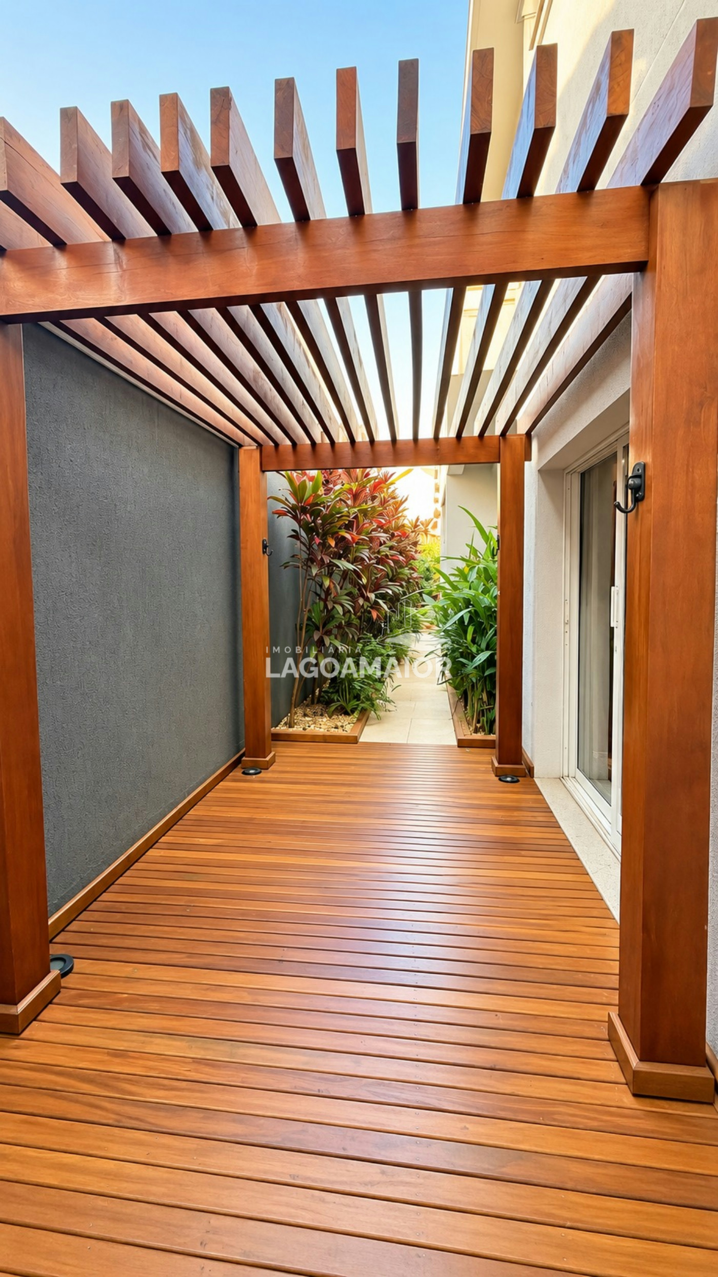 Casa à venda com 4 quartos, sendo 3 suítes, no condomínio Portal das Àguas, Três Lagoas - MS