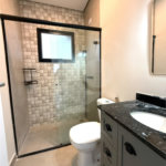 Casa à venda ou para alugar com 3 quartos, sendo 1 suíte, no condomínio Residencial Marchant Buarque, Atibaia - SP