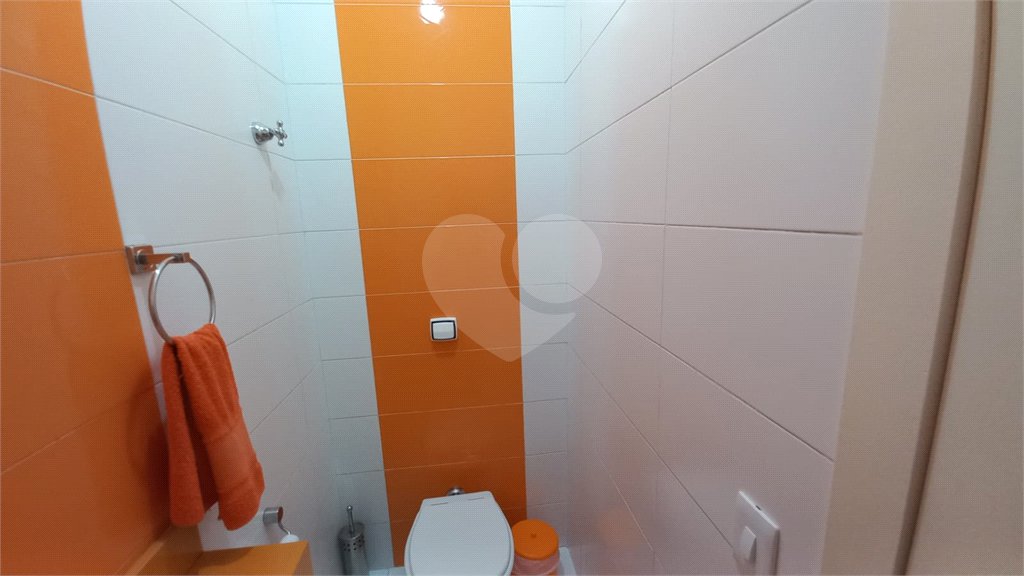 Sobrado à venda com 3 quartos, sendo 1 suíte, em Vila Gomes, São Paulo, SP