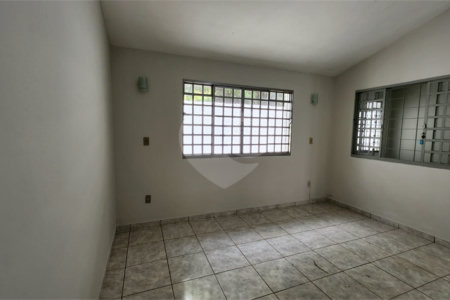 Casa à venda com 2 quartos, sendo 1 suíte, em Vila Suconasa, Araraquara, SP