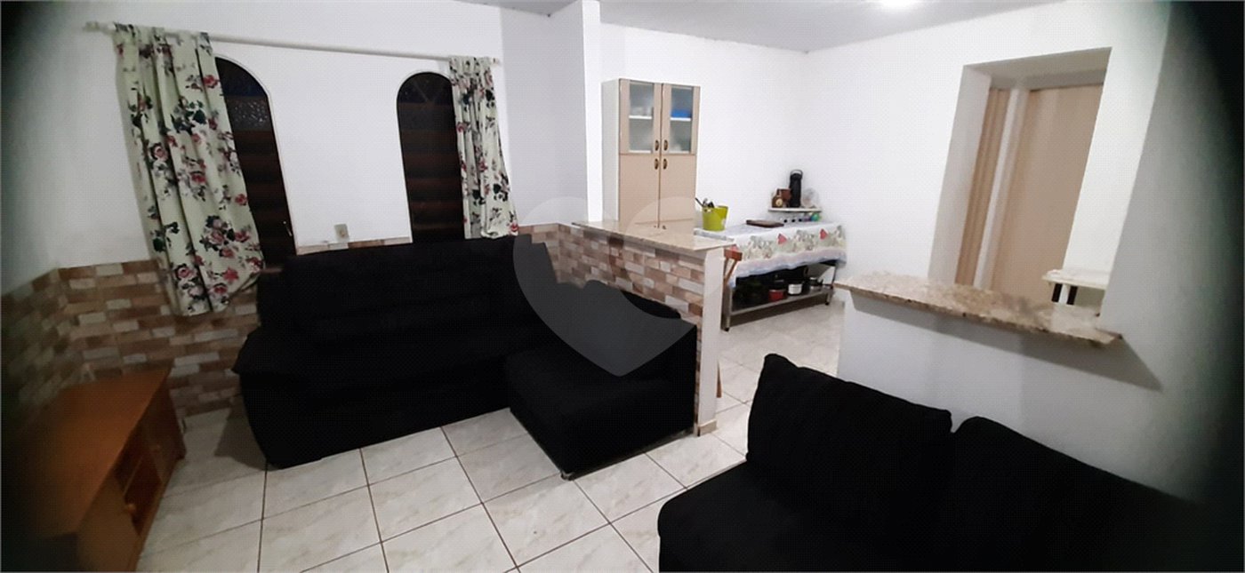 Chácara à venda com 4 quartos, sendo 2 suítes, em Distrito Industrial, Uberlândia, MG