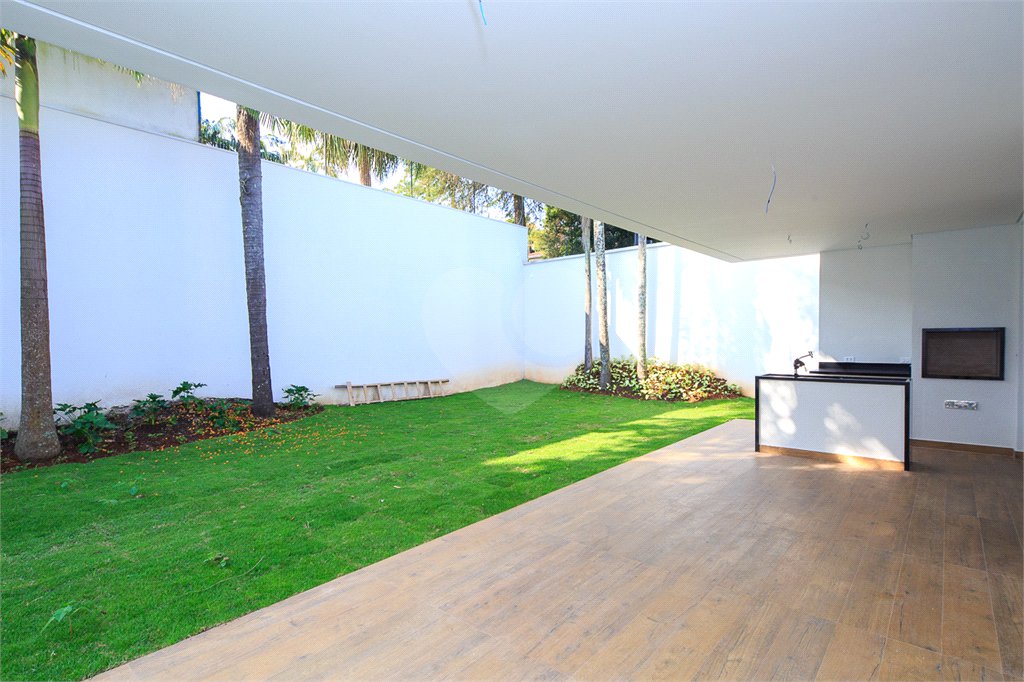 Casa à venda com 5 quartos, sendo 4 suítes, em Jardim Marajoara, São Paulo, SP
