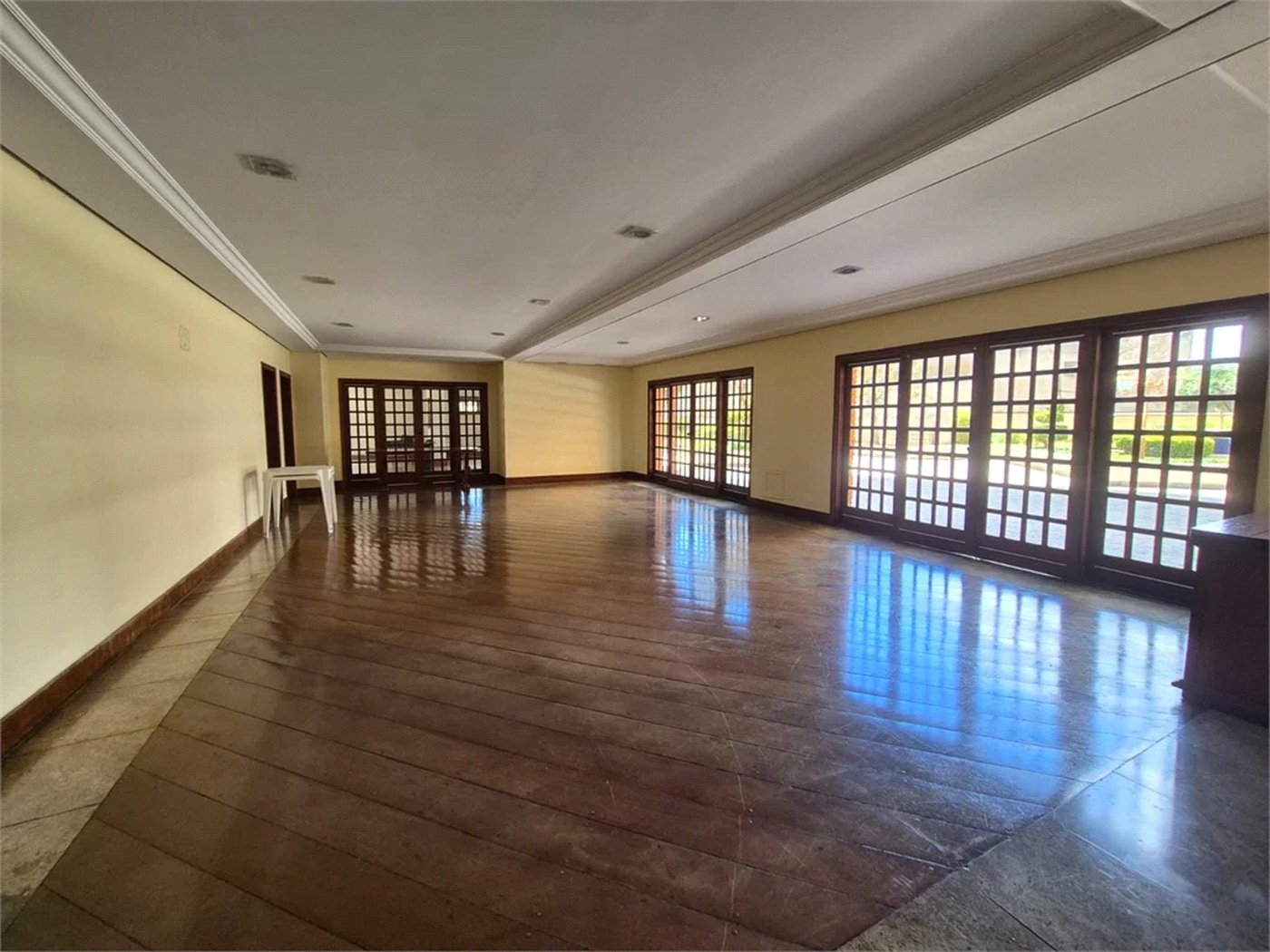 Apartamento à Venda no Condomínio Mansão do Butantã 105m² 3 quartos, suíte, 2 vagas cobertas, varanda