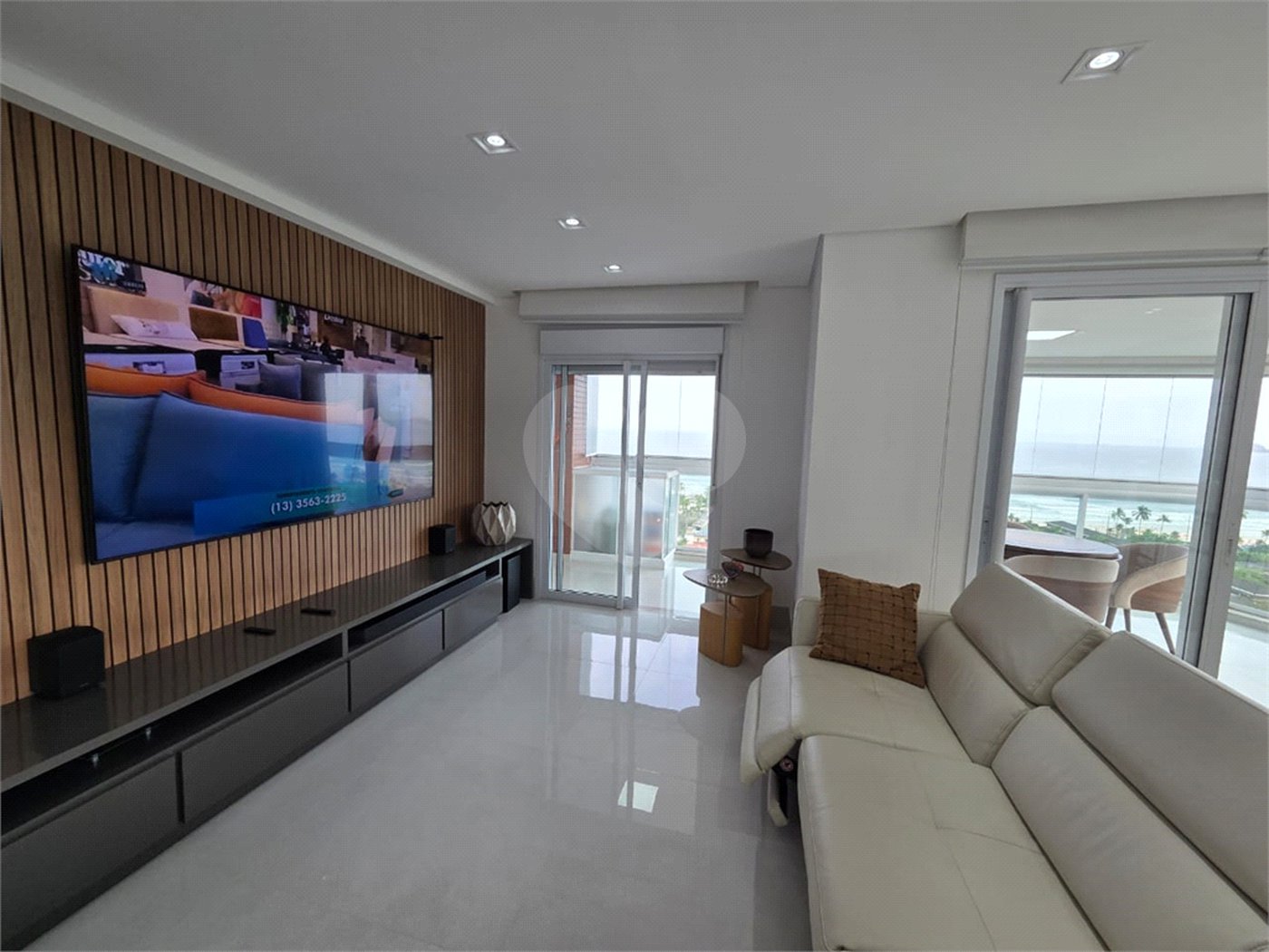 Apartamento à venda com 4 quartos, sendo 2 suítes, em Enseada, Guarujá, SP