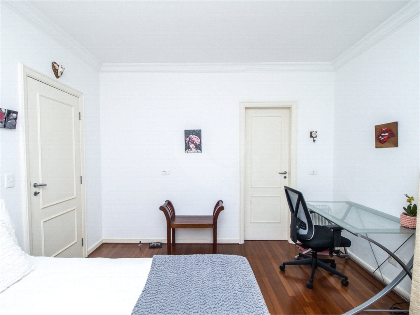 Casa à venda com 5 quartos, sendo 4 suítes, no condomínio Bounganville, São Paulo - SP