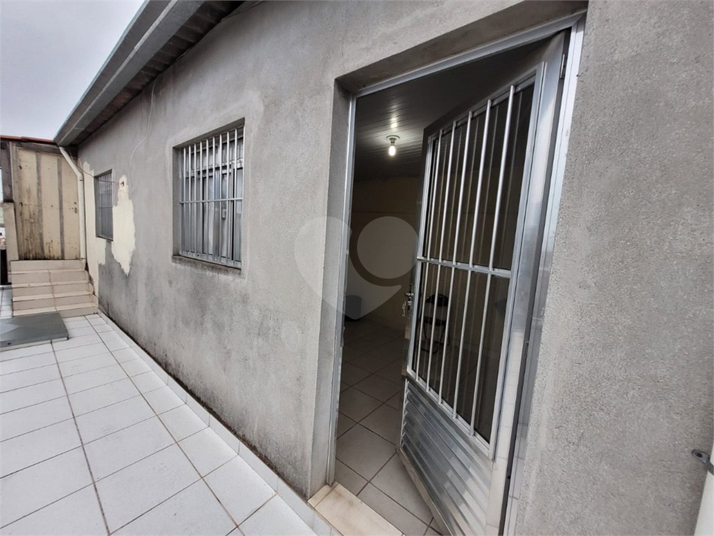 Sobrado à venda com 4 quartos em Vila Jurema, Ferraz de Vasconcelos, SP