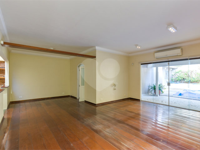 Casa à venda com 3 quartos, sendo 1 suíte,  em Brooklin, São Paulo, SP