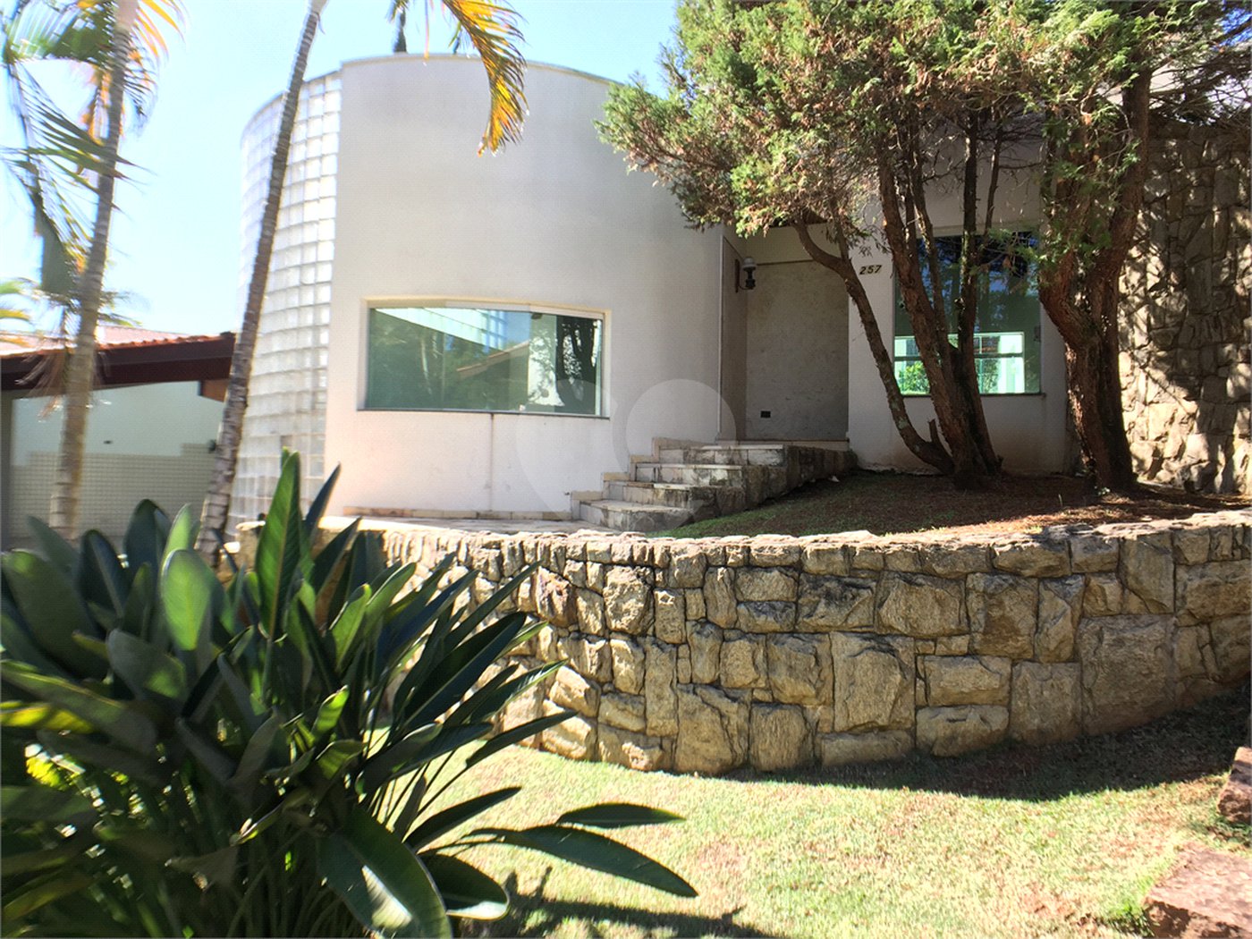 Casa à venda com 4 suítes no condomínio Estância Marambaia, Vinhedo - SP