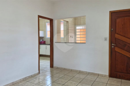 Casa para alugar com 3 quartos, sendo 1 suíte, no condomínio Santa Mônica, Atibaia - SP
