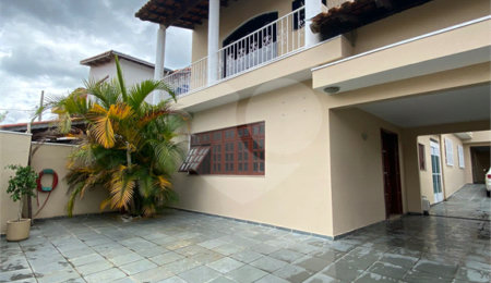 Sobrado à venda com 5 quartos em Jardim São Pedro, Mogi das Cruzes, SP