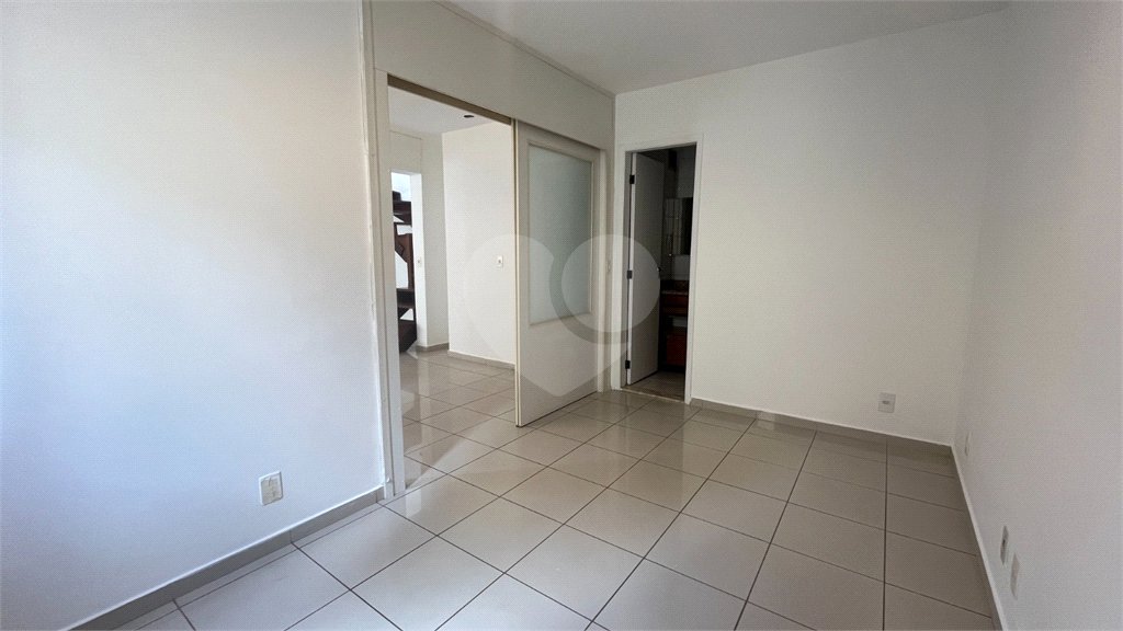 Cobertura à venda com 3 quartos, sendo 2 suítes,  em Vila Ipojuca, São Paulo, SP