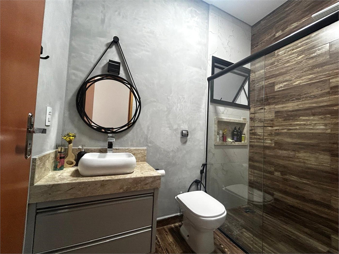 Casa à venda com 2 quartos, sendo 1 suíte,  no condomínio Residencial Parque Imperial, Salto - SP