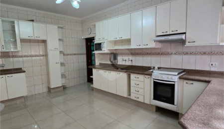 Casa à venda com 3 quartos, sendo 1 suíte, em Vila Pereira Cerca, São Paulo, SP