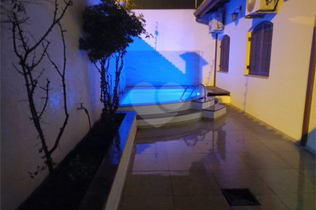 Casa à venda com 4 quartos, sendo 1 suíte,  em Vila Oliveira, Mogi das Cruzes, SP