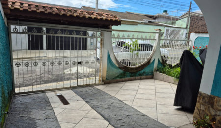 Sobrado à venda com 3 quartos, sendo 1 suíte,  em Jardim Modelo, Suzano, SP