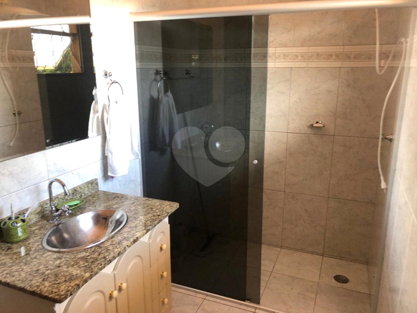 Casa à venda com 3 quartos, sendo 2 suítes,  em Jardim do Lago, Atibaia, SP