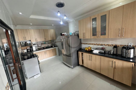 Casa à venda com 4 quartos, sendo 1 suíte, em Inhoaíba, Rio de Janeiro, RJ