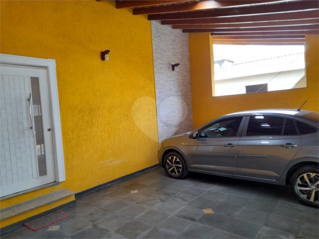Sobrado à venda com 4 quartos, sendo 1 suíte,  em Chora Menino, São Paulo, SP