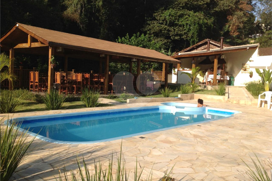Casa à venda com 5 suítes no condomínio Cinco Lagos, Mairiporã - SP