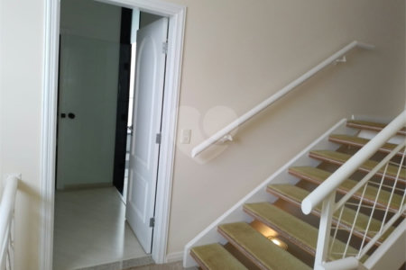 Casa à venda com 4 quartos, sendo 2 suítes,  em Vila Santista, Atibaia, SP