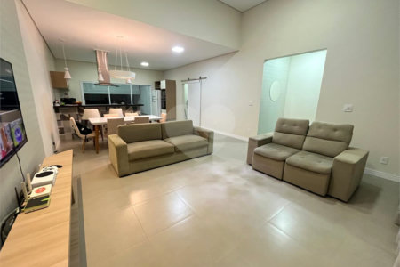 Casa à venda com 3 quartos, sendo 1 suíte, no condomínio Residencial Golden Ville, Itapetininga - SP