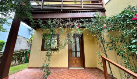 Casa à venda com 3 quartos, sendo 1 suíte, no condomínio Residencial Recanto dos Paturis, Vinhedo - SP