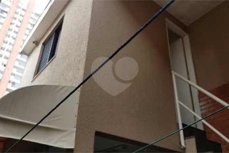 Sobrado à venda com 3 suítes em Vila Gumercindo, São Paulo, SP