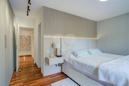 Apartamento à venda com 4 quartos, sendo 1 suíte, em Alto da Boa Vista, São Paulo, SP