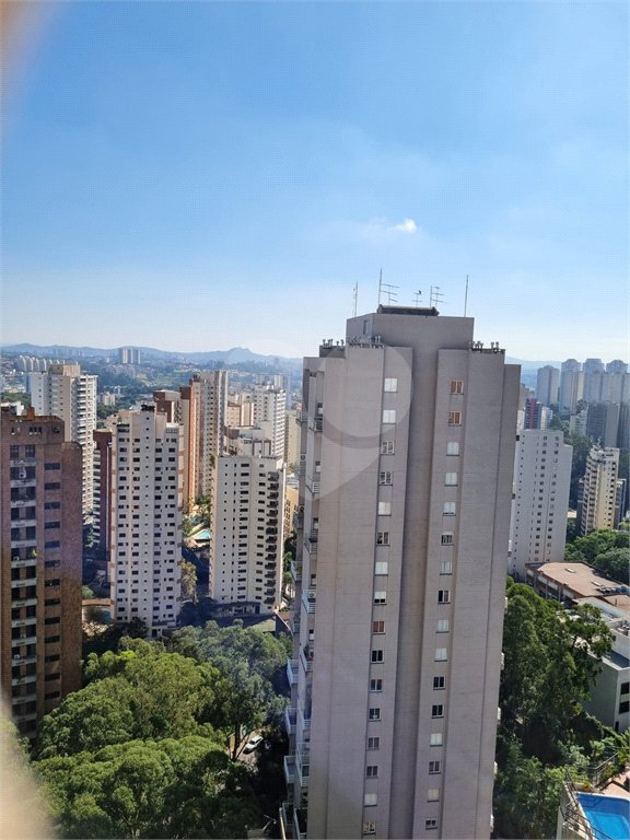 Apartamento à venda com 3 suítes em Vila Suzana, São Paulo, SP