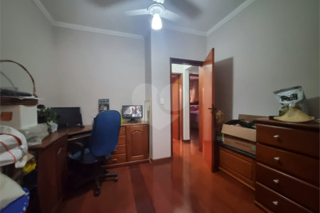 Casa à venda com 4 quartos, sendo 1 suíte, em Jardim São Carlos, Sorocaba, SP
