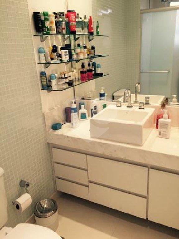 Apartamento à venda com 2 suítes em Real Parque, São Paulo, SP