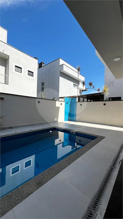 Casa à venda com 4 suítes no condomínio Bella Cittá Villagio I, Mogi das Cruzes - SP