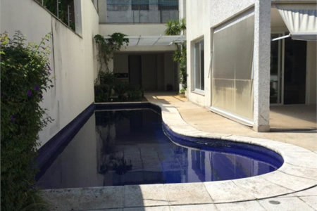 Sobrado à venda ou para alugar com 7 quartos, sendo 4 suítes, em Cidade Jardim, São Paulo, SP